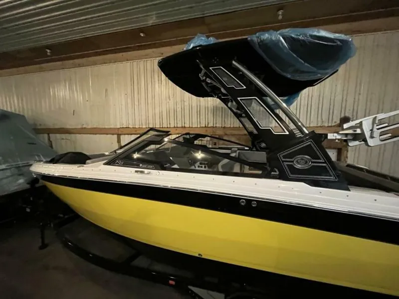 Slide: The Image of Cobalt R8 Surf 2021 - 4864718