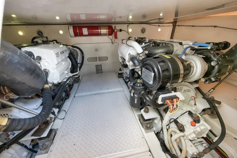 Slide: The Image of Tiara Tiara 390 Convertible 2015 - 4864664