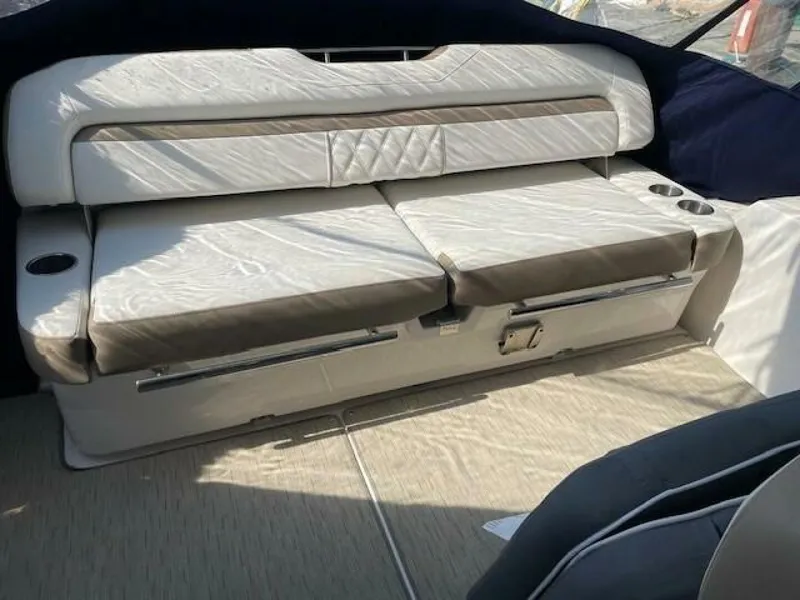 Slide: The Image of Regal 35 SPORT COUPE 2018 - 4865103