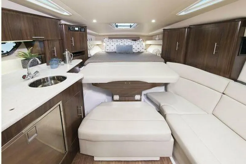 Slide: The Image of Regal 35 SPORT COUPE 2018 - 4865104