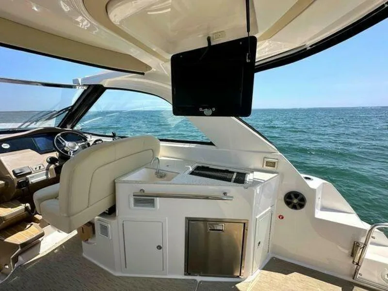 Slide: The Image of Regal 35 SPORT COUPE 2018 - 4865105