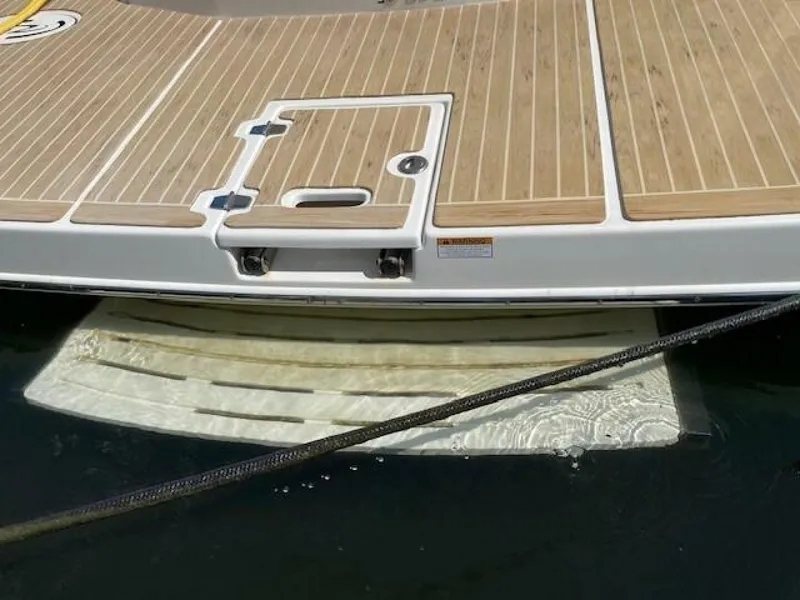 Slide: The Image of Regal 35 SPORT COUPE 2018 - 4865122