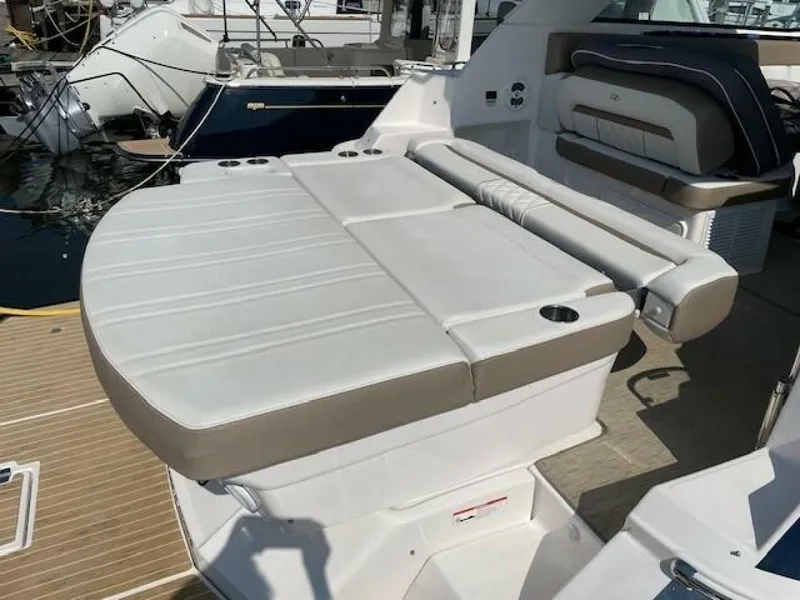 Slide: The Image of Regal 35 SPORT COUPE 2018 - 4865133