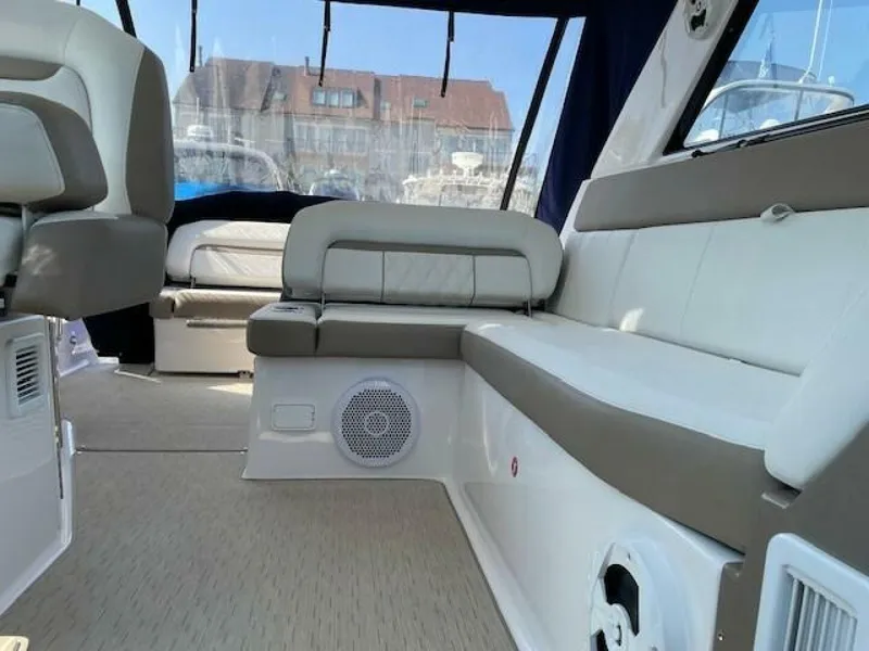 Slide: The Image of Regal 35 SPORT COUPE 2018 - 4865141