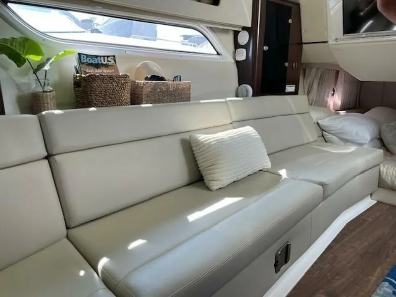 Slide: The Image of Regal 35 SPORT COUPE 2018 - 4865145