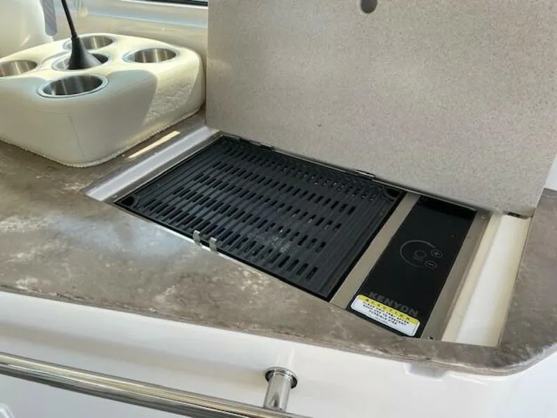 Slide: The Image of Regal 35 SPORT COUPE 2018 - 4865097