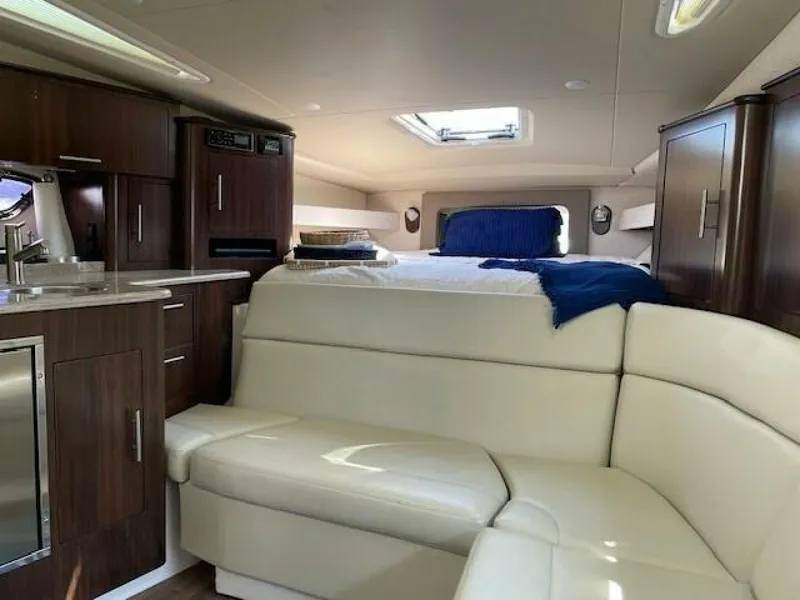 Slide: The Image of Regal 35 SPORT COUPE 2018 - 4865149