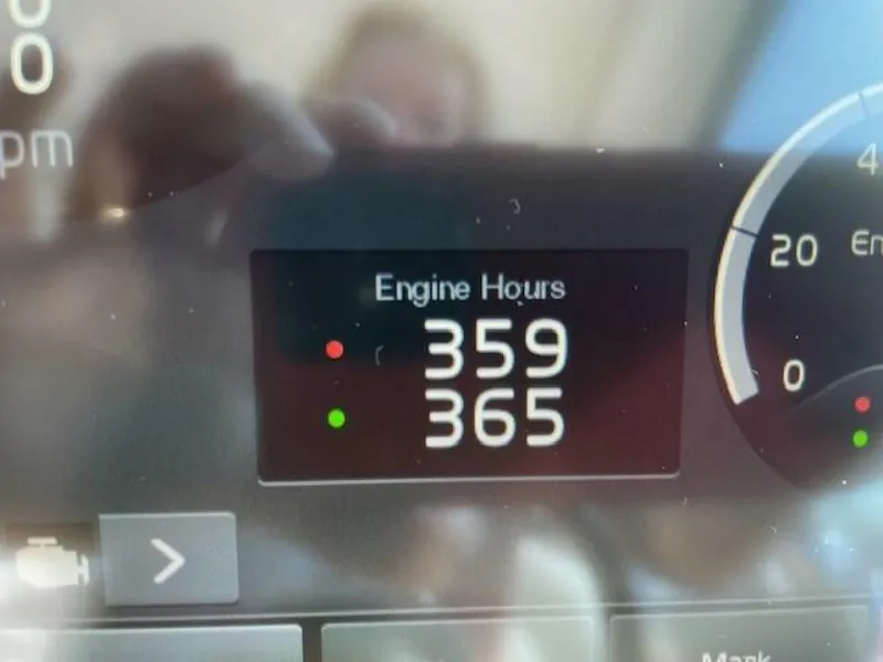 Slide: The Image of Regal 35 SPORT COUPE 2018 - 4865160