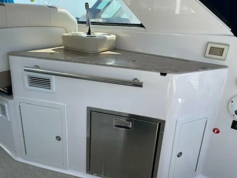 Slide: The Image of Regal 35 SPORT COUPE 2018 - 4865099