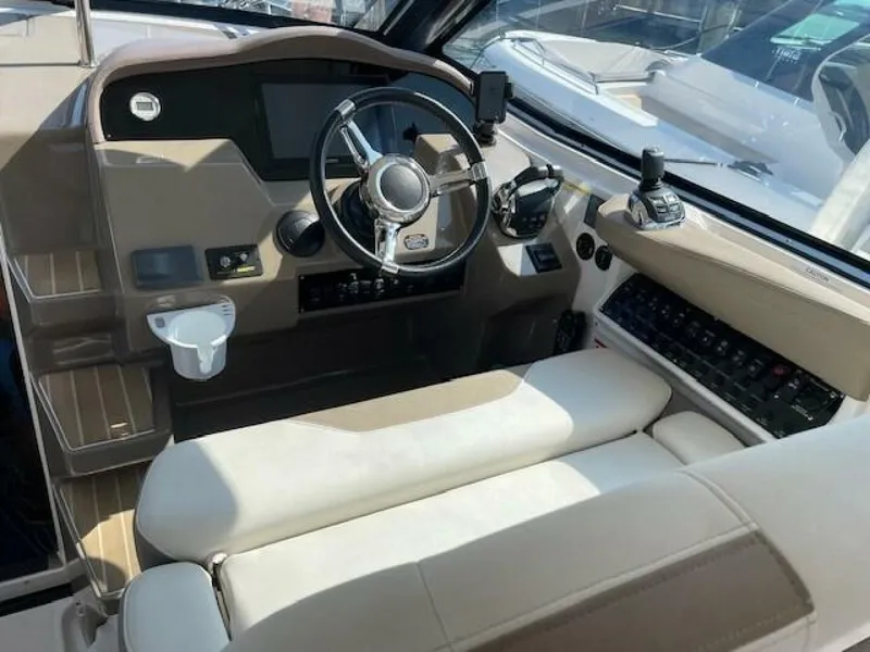 Slide: The Image of Regal 35 SPORT COUPE 2018 - 4865169