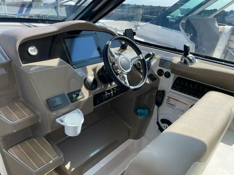 Slide: The Image of Regal 35 SPORT COUPE 2018 - 4865171