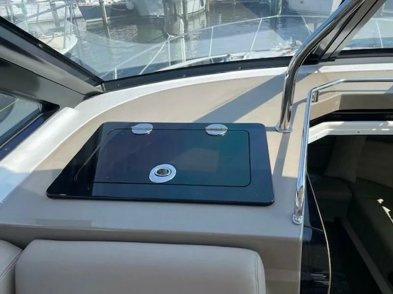 Slide: The Image of Regal 35 SPORT COUPE 2018 - 4865172