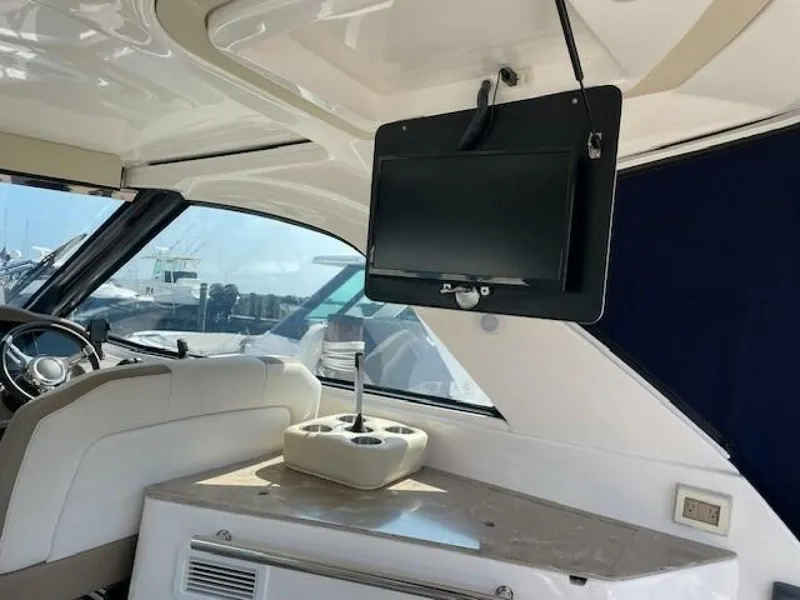 Slide: The Image of Regal 35 SPORT COUPE 2018 - 4865100