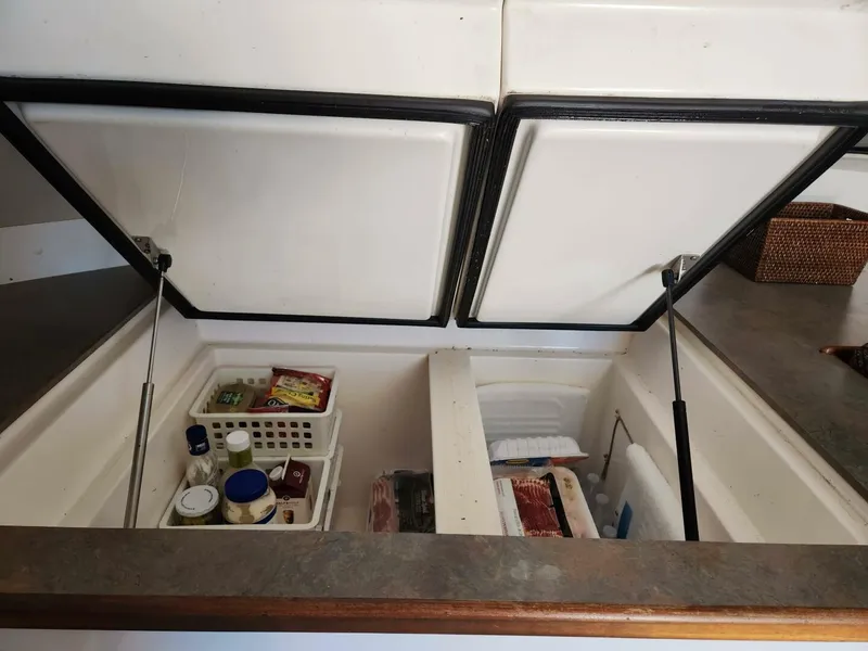 Slide: The Image of Manta 42 2000 - 4867237