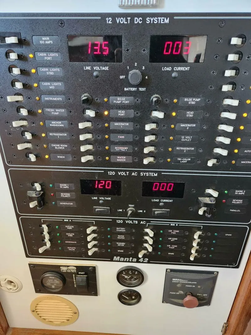 Slide: The Image of Manta 42 2000 - 4867240