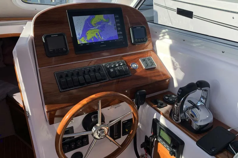 Slide: The Image of True North 34 Outboard 2020 - 4866425