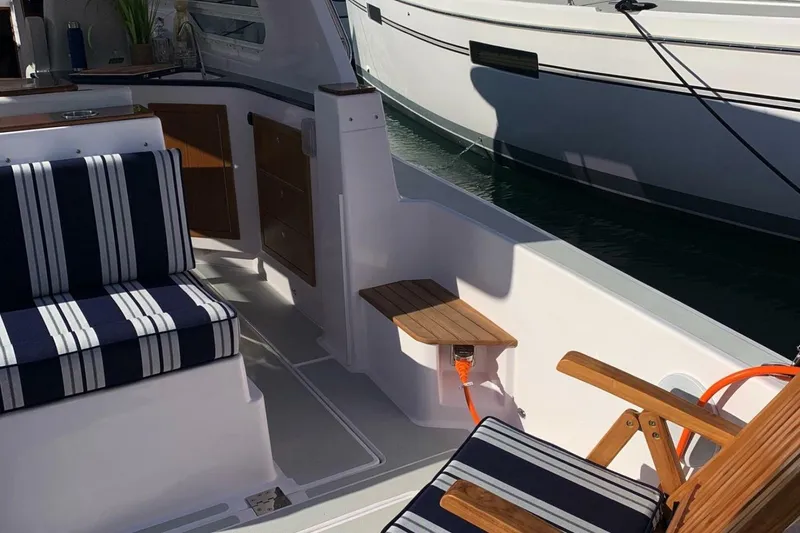 Slide: The Image of True North 34 Outboard 2020 - 4866418