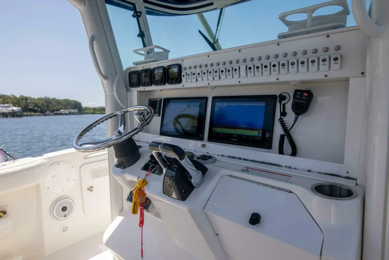 Slide: The Image of 2009 Everglades 35 Center Console Outta Hand - 4867480