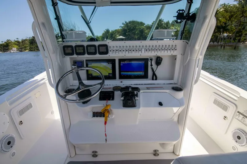 Slide: The Image of 2009 Everglades 35 Center Console Outta Hand - 4867483