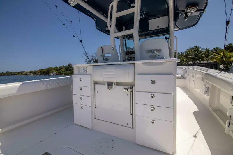 Slide: The Image of 2009 Everglades 35 Center Console Outta Hand - 4867486