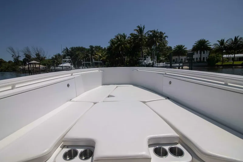 Slide: The Image of 2009 Everglades 35 Center Console Outta Hand - 4867472