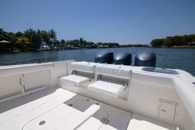 Slide: The Image of 2009 Everglades 35 Center Console Outta Hand - 4867491