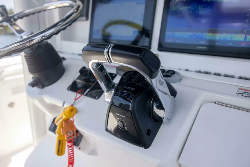 Slide: The Image of 2009 Everglades 35 Center Console Outta Hand - 4867498