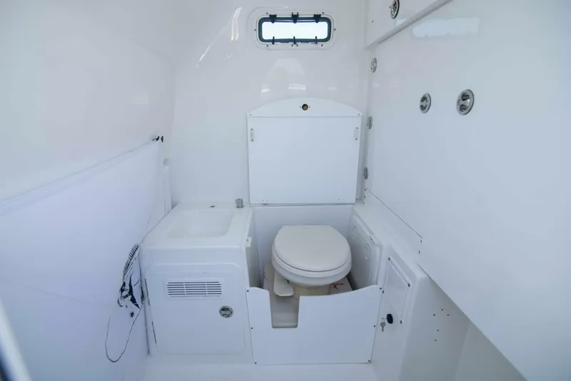 Slide: The Image of 2009 Everglades 35 Center Console Outta Hand - 4867503