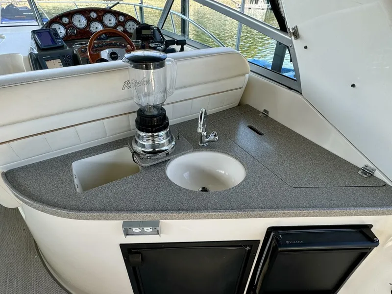 Slide: The Image of Rinker 342 Fiesta Vee 2004 - 4868128