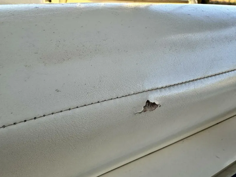 Slide: The Image of Rinker 342 Fiesta Vee 2004 - 4868318