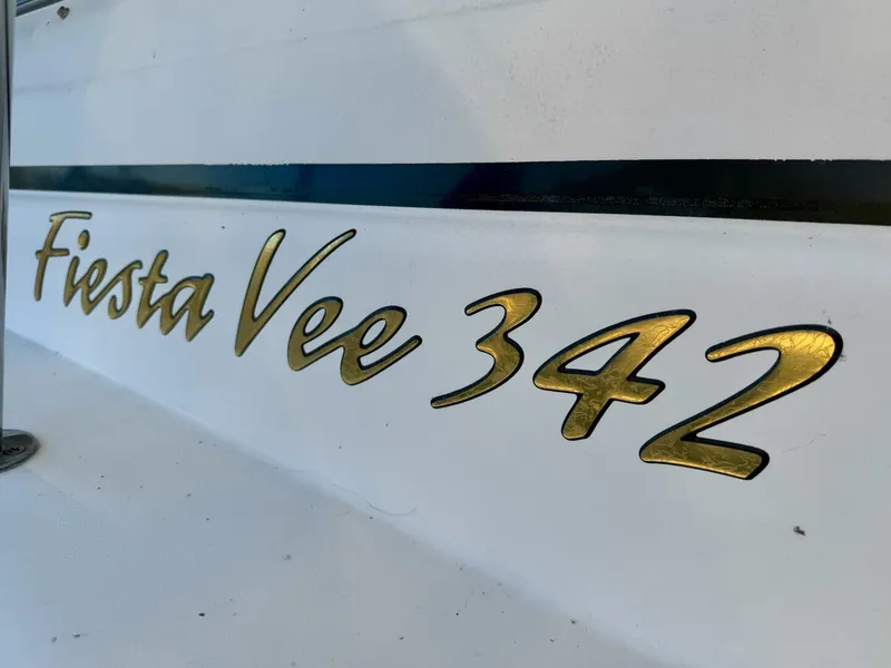 Slide: The Image of Rinker 342 Fiesta Vee 2004 - 4868347