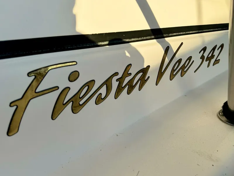 Slide: The Image of Rinker 342 Fiesta Vee 2004 - 4868349