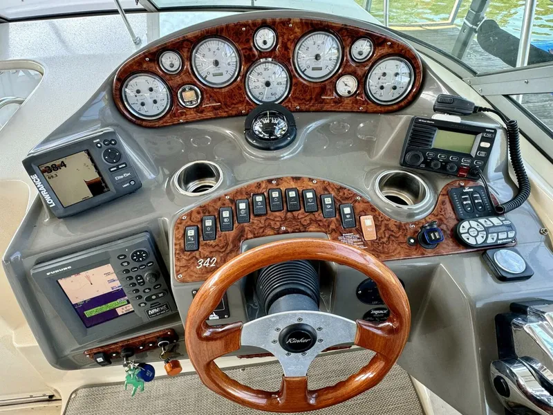 Slide: The Image of Rinker 342 Fiesta Vee 2004 - 4868135