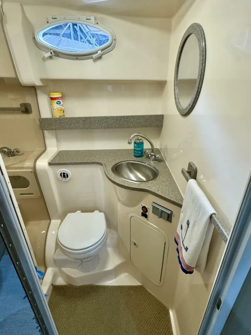 Slide: The Image of Rinker 342 Fiesta Vee 2004 - 4868176