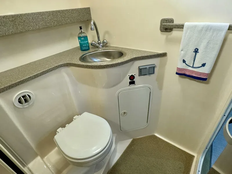 Slide: The Image of Rinker 342 Fiesta Vee 2004 - 4868177