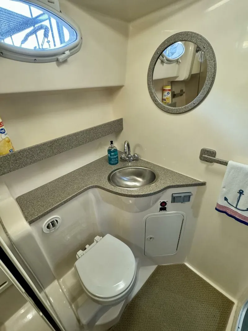 Slide: The Image of Rinker 342 Fiesta Vee 2004 - 4868183