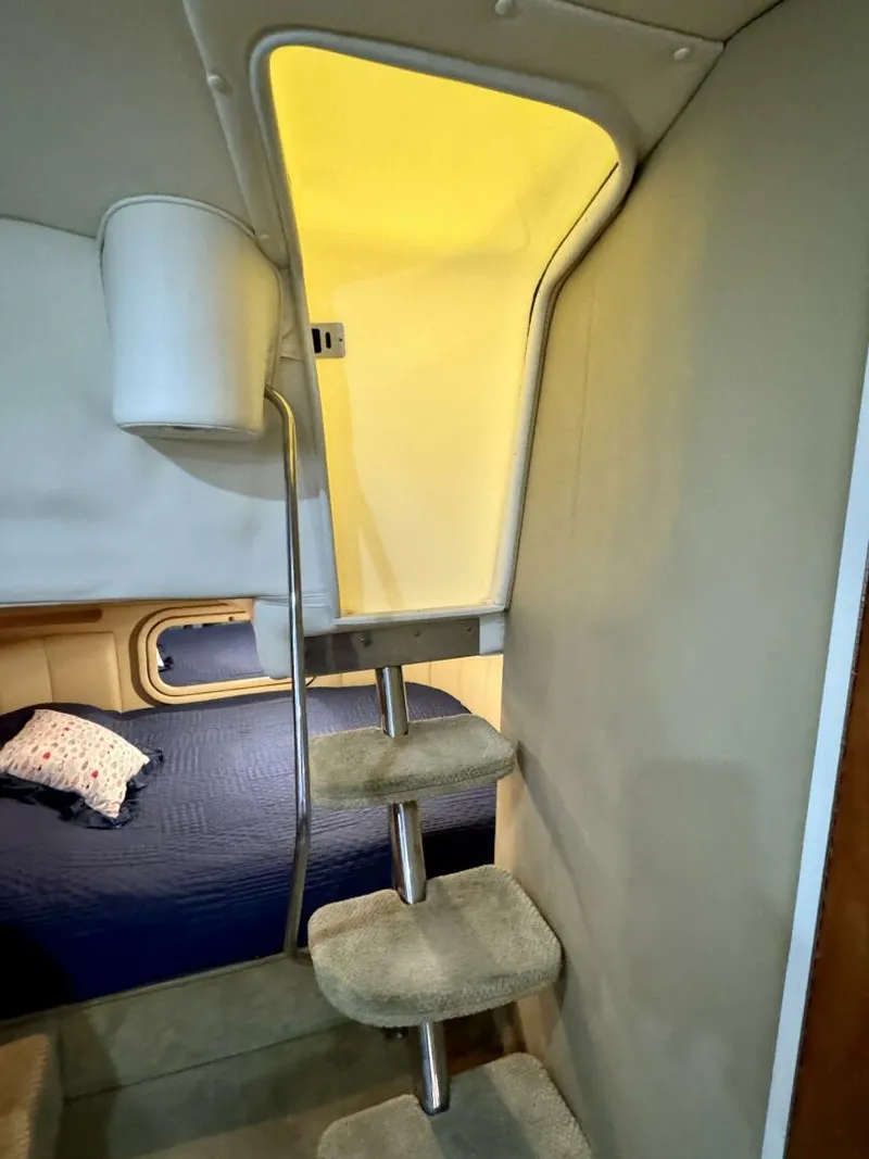 Slide: The Image of Rinker 342 Fiesta Vee 2004 - 4868184