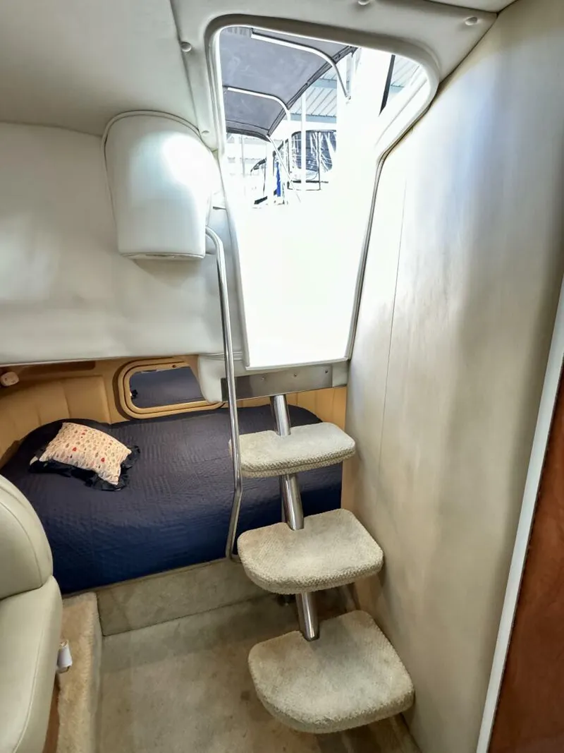 Slide: The Image of Rinker 342 Fiesta Vee 2004 - 4868185