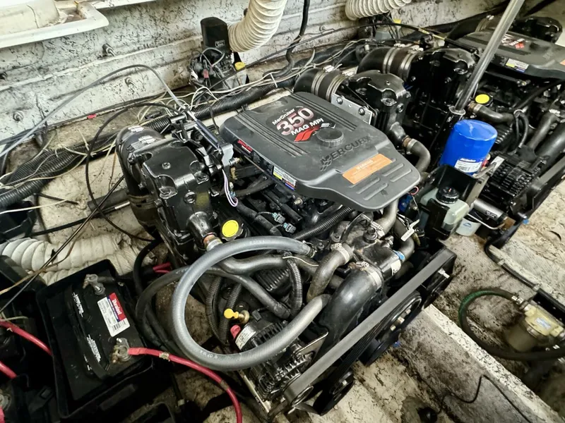 Slide: The Image of Rinker 342 Fiesta Vee 2004 - 4868194