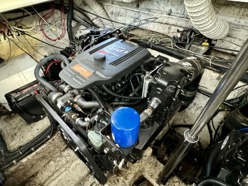 Slide: The Image of Rinker 342 Fiesta Vee 2004 - 4868196