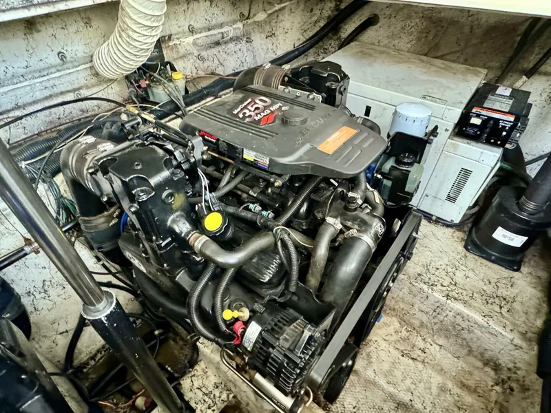 Slide: The Image of Rinker 342 Fiesta Vee 2004 - 4868197