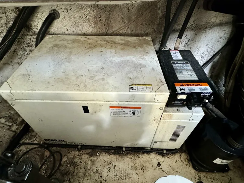 Slide: The Image of Rinker 342 Fiesta Vee 2004 - 4868201