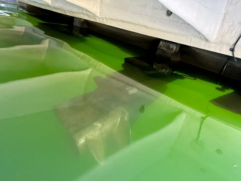 Slide: The Image of Rinker 342 Fiesta Vee 2004 - 4868205