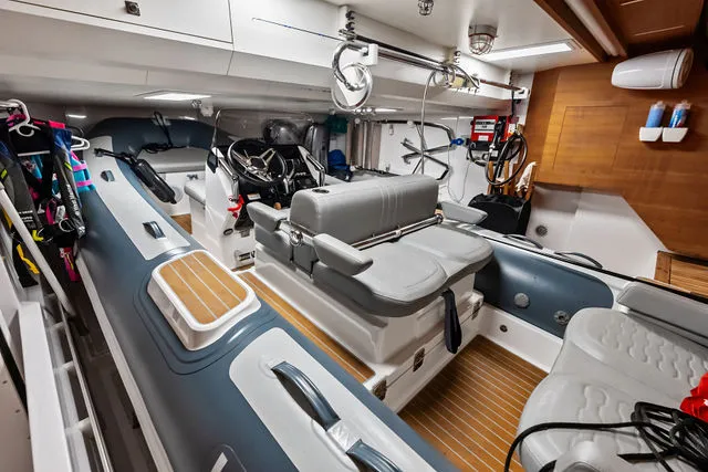 Slide: The Image of Custom 25 Hadlee Houseboat 2023 - 43