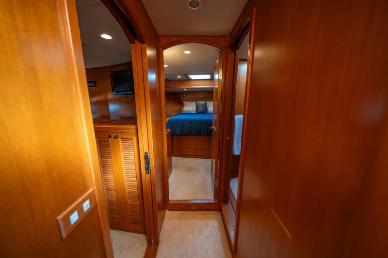 Slide: The Image of Offshore 72 Pilothouse 2006 - 4868463