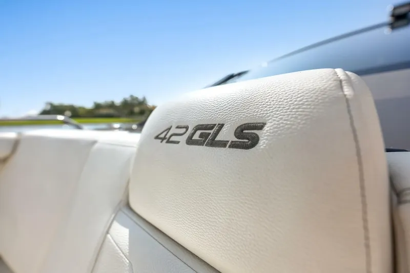 Slide: The Image of Cruisers 42 GLS OB 2023 - 4868840