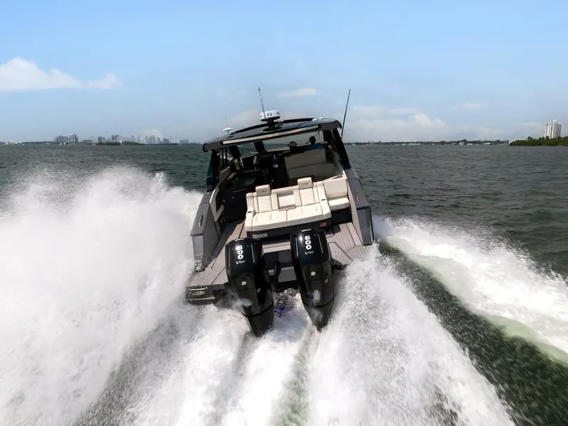 Slide: The Image of Cruisers Yachts 42 GLS OB 2023 - 4868917