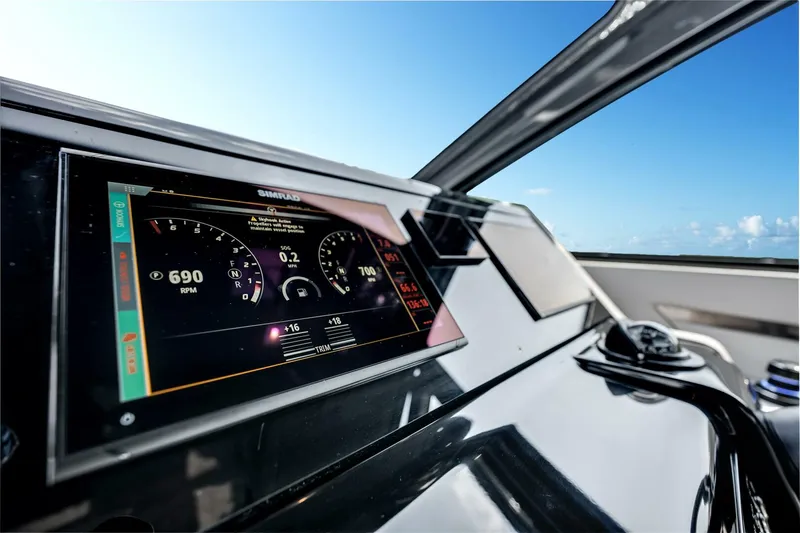 Slide: The Image of Cruisers Yachts 42 GLS OB 2023 - 4868867