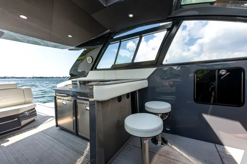 Slide: The Image of Cruisers Yachts 42 GLS OB 2023 - 4868904