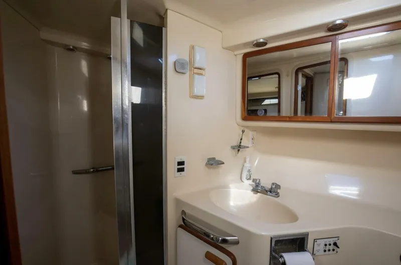 Slide: The Image of Sea Ray 420 Sundancer 1990 - 7515349